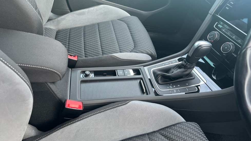 Used Volkswagen Golf 2020 for sale - 76731438: Photo 28