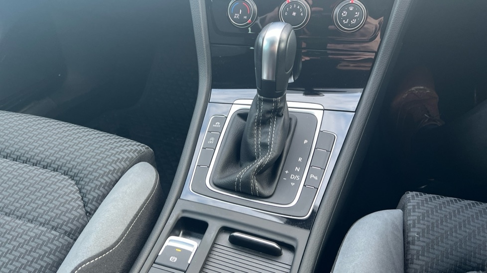 Used Volkswagen Golf 2020 for sale - 76731438: Photo 29