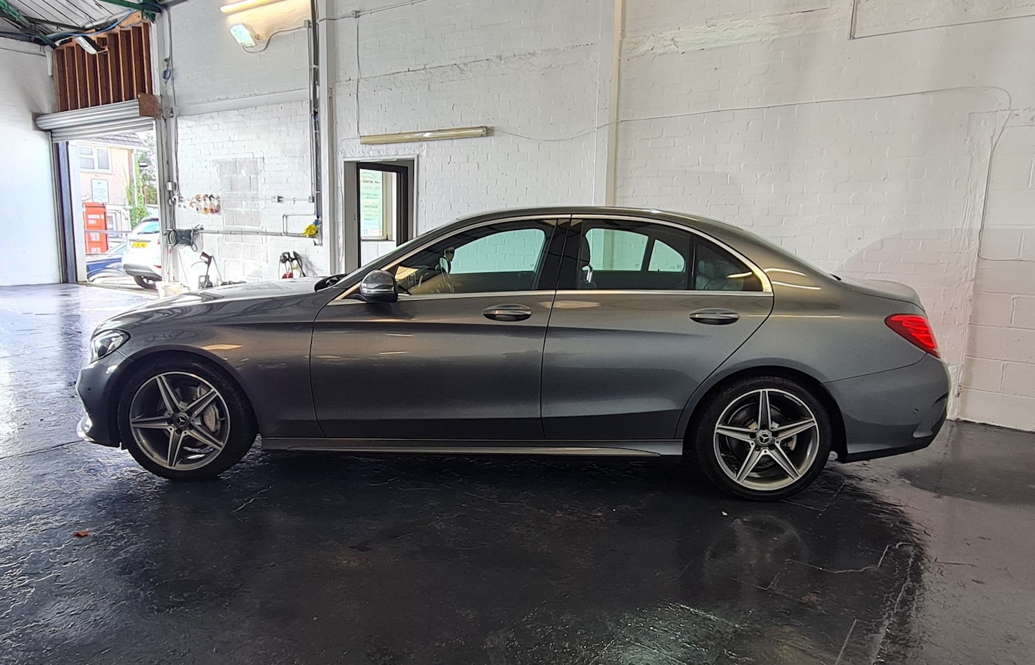 Used Mercedes-Benz C Class 2017 for sale - 76387299: Photo 5