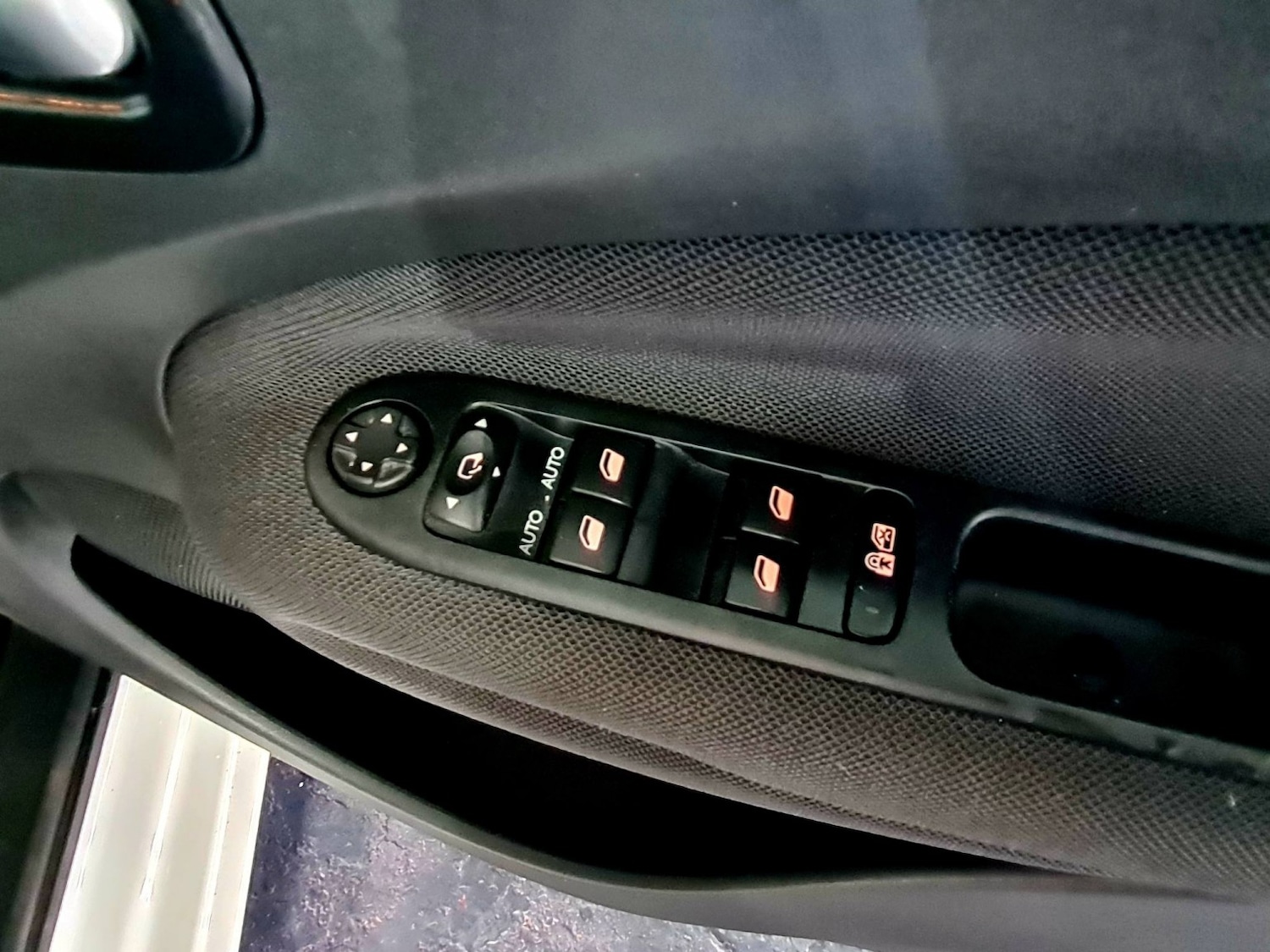 Used Citroen C3 Picasso 2017 for sale - 76692803: Photo 10