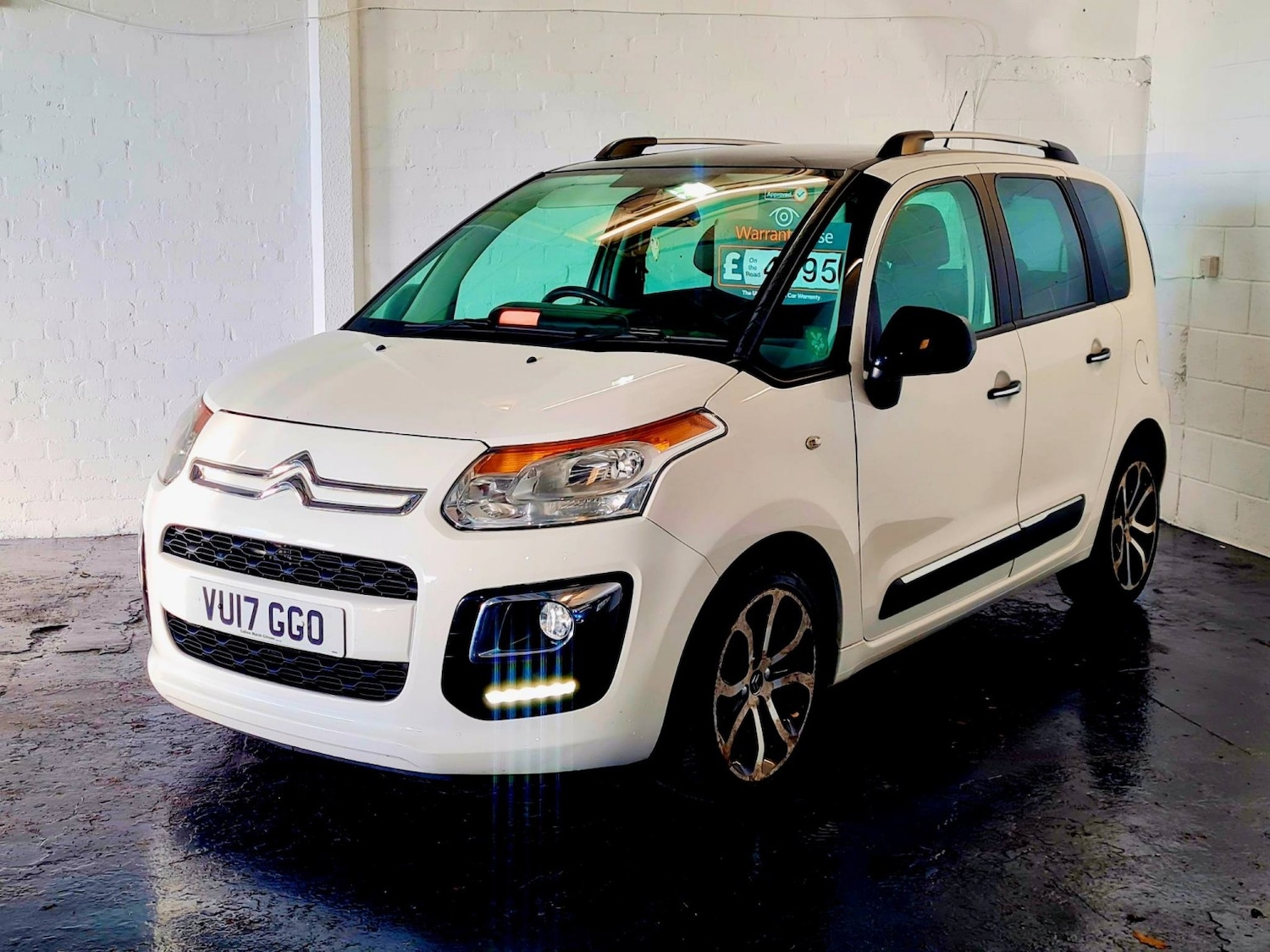 Used Citroen C3 Picasso 2017 for sale - 76692803: Photo 3