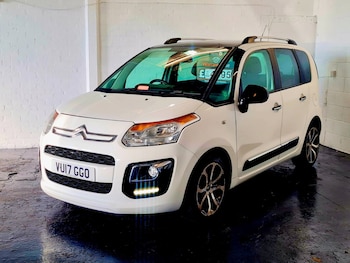 Used Citroen C3 Picasso 2017 for sale - 76692803: Photo
