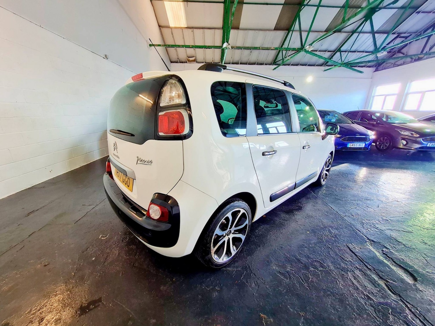 Used Citroen C3 Picasso 2017 for sale - 76692803: Photo 7