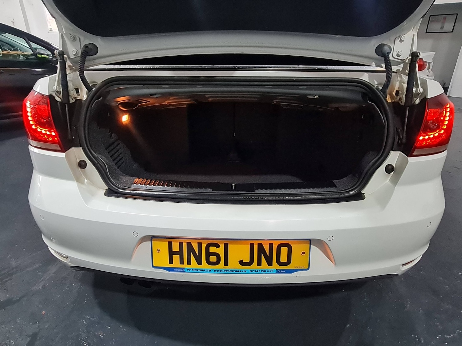 Used Volkswagen Golf 2011 for sale - 77694208: Photo 23