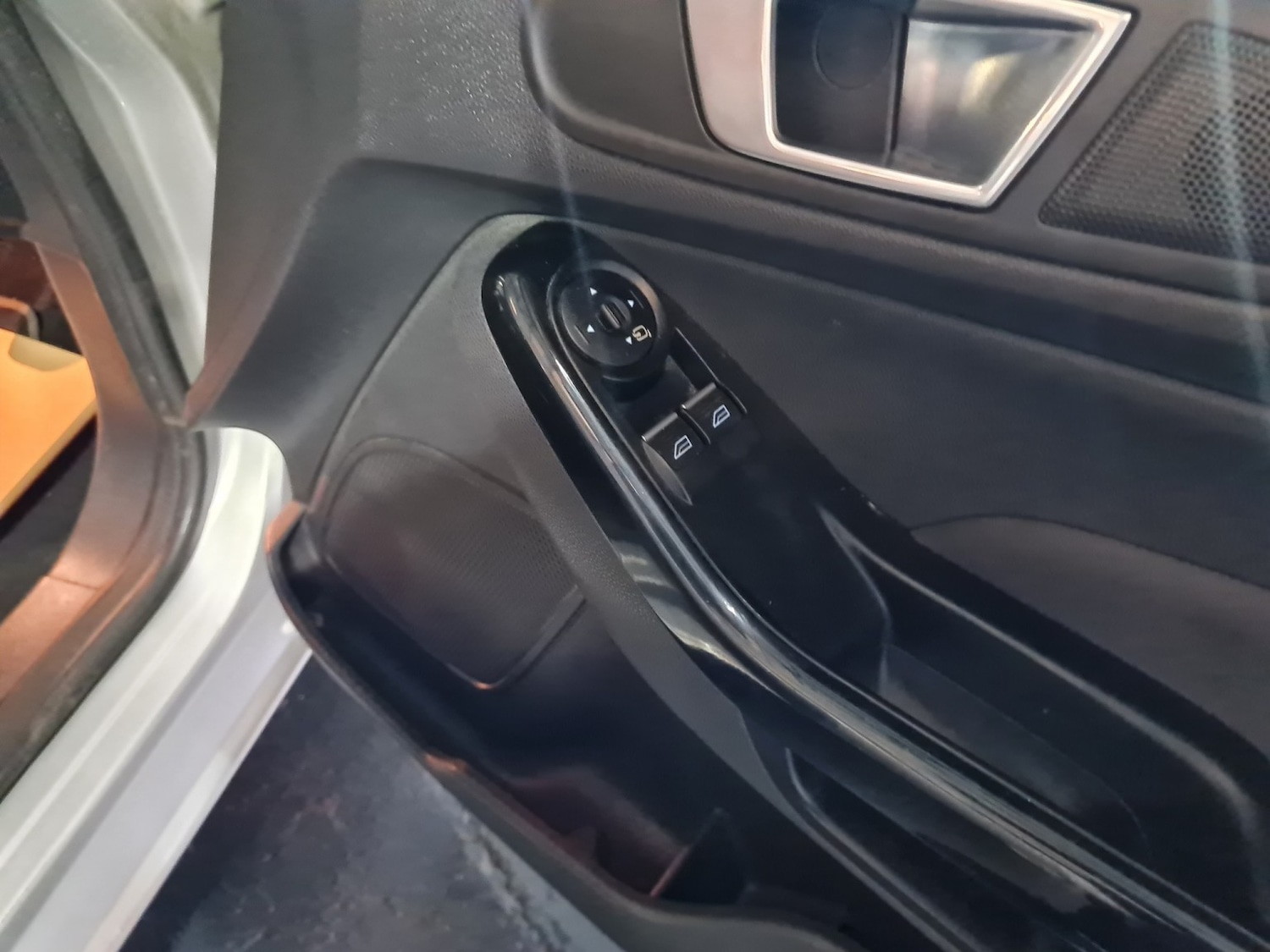 Used Ford Fiesta 2015 for sale - 76547896: Photo 9