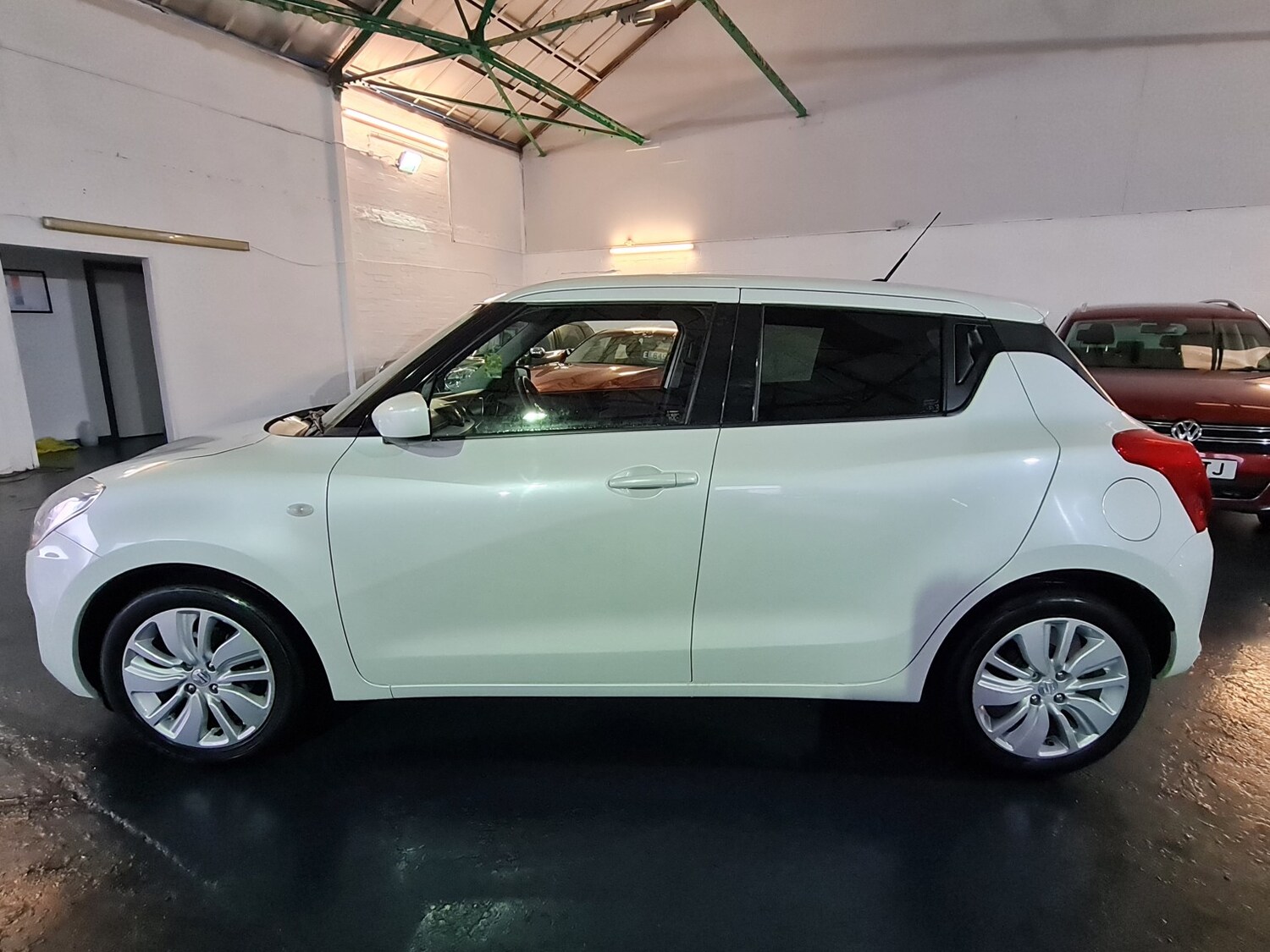 Used Suzuki Swift 2017 for sale - 77453073: Photo 4