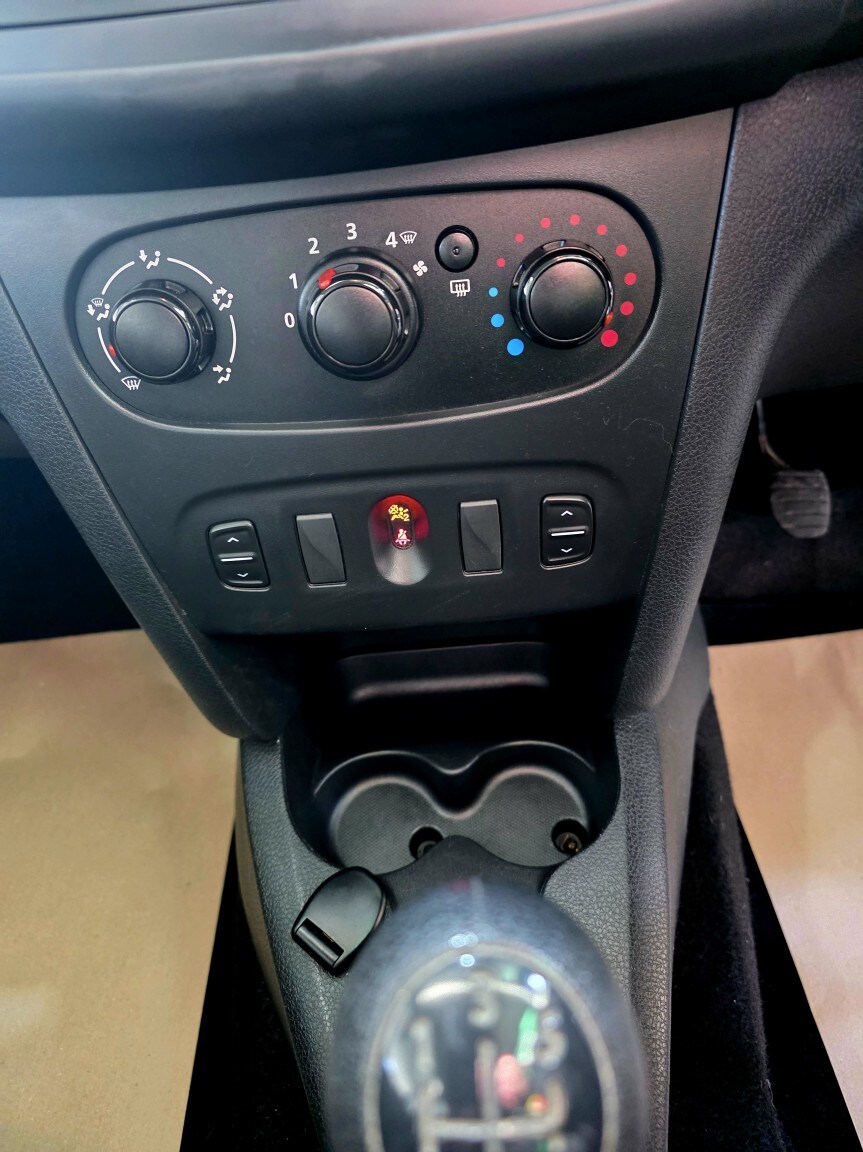 Used Dacia Sandero 2016 for sale - 77891617: Photo 11