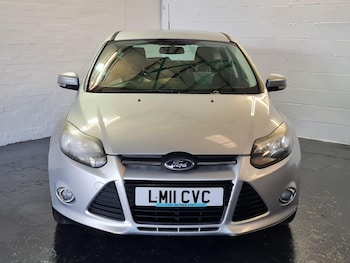 Used Ford Focus 2011 for sale - 76211846: Photo 2