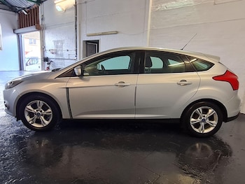 Used Ford Focus 2011 for sale - 76211846: Photo 4