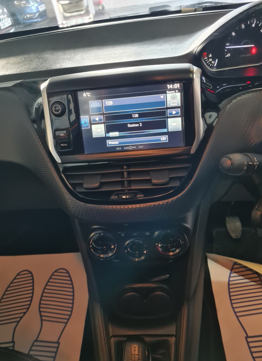 Used Peugeot 208 2016 for sale - 77228213: Photo 14