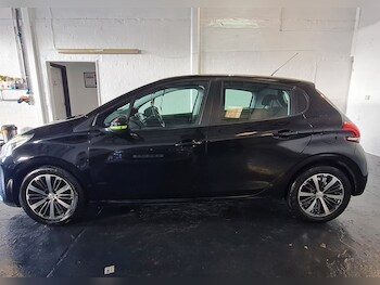 Used Peugeot 208 2016 for sale - 77228213: Photo