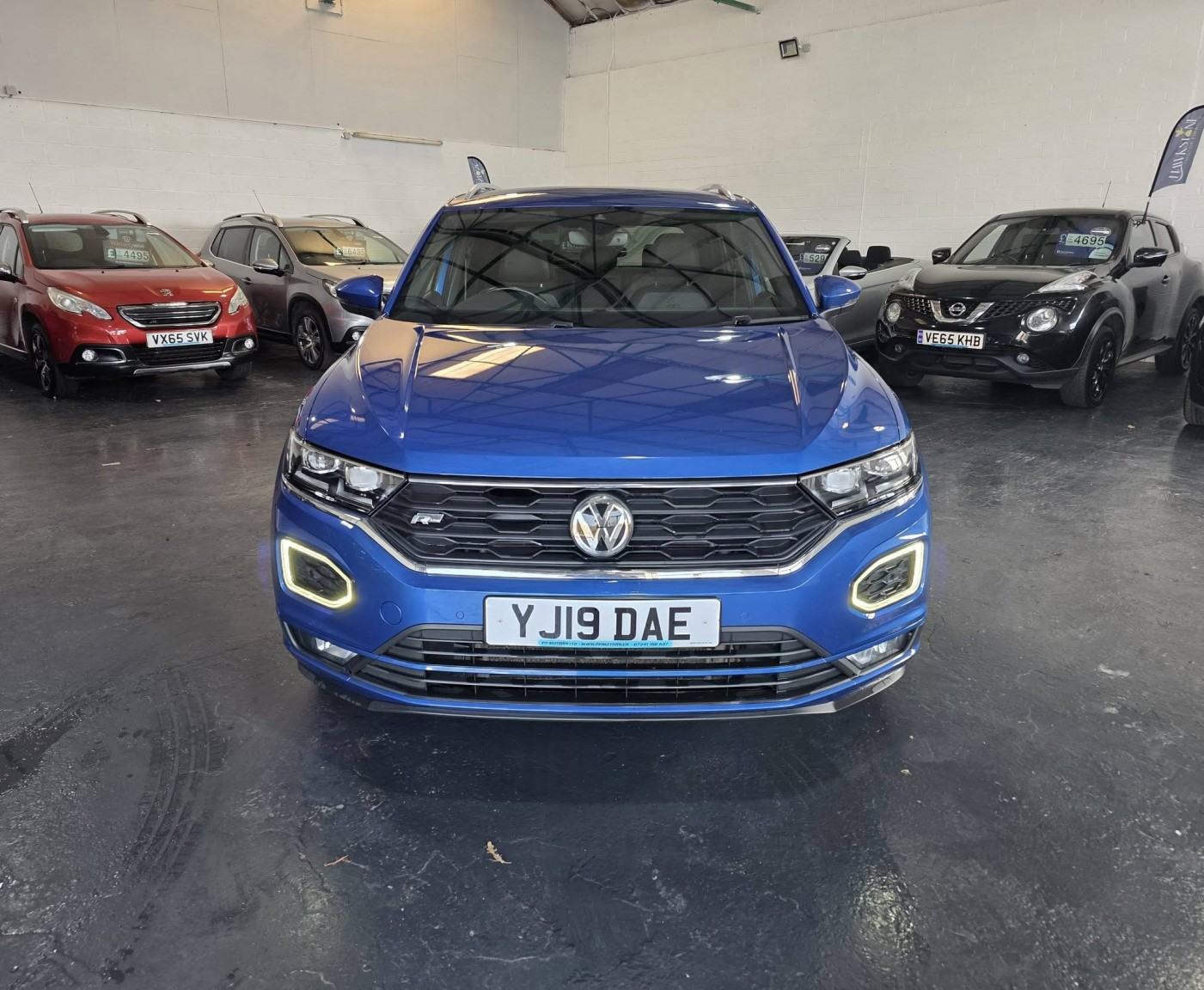 Used Volkswagen T-Roc 2019 for sale - 77973732: Photo 2
