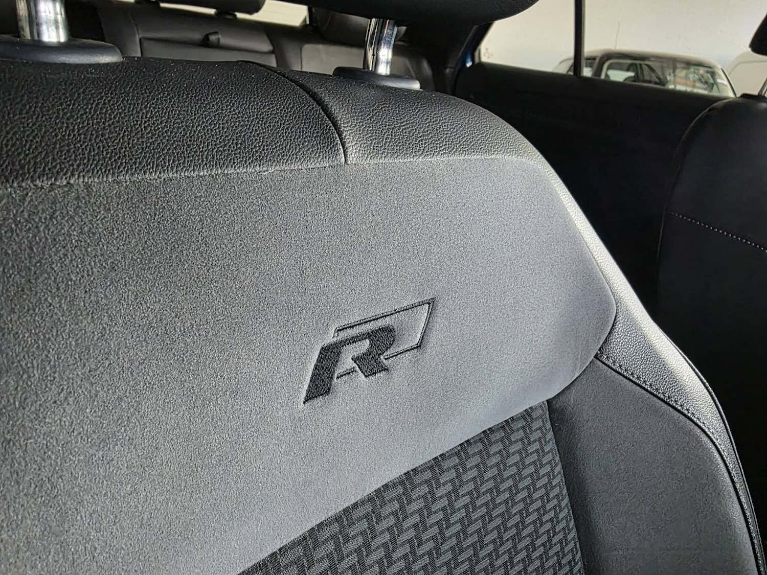 Used Volkswagen T-Roc 2019 for sale - 77973732: Photo 24