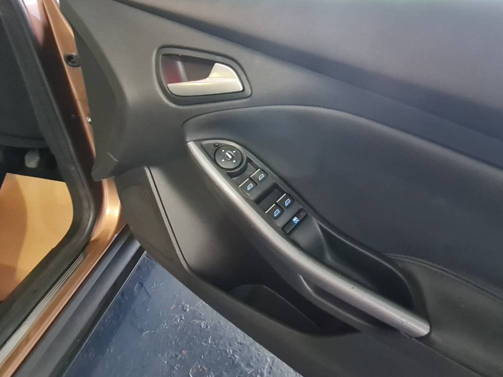 Used Ford Focus 2013 for sale - 76521148: Photo 9