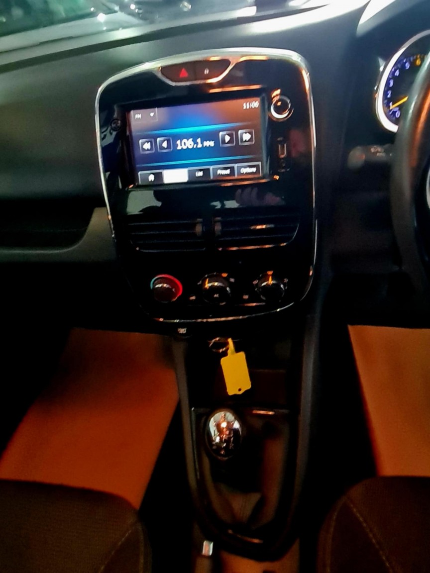 Used Renault Clio 2014 for sale - 76527373: Photo 15