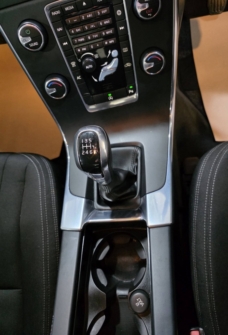 Used Volvo S60 2015 for sale - 77945769: Photo 18