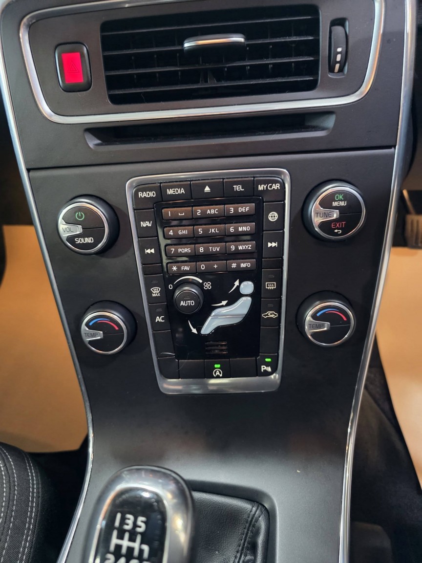 Used Volvo S60 2015 for sale - 77945769: Photo 19