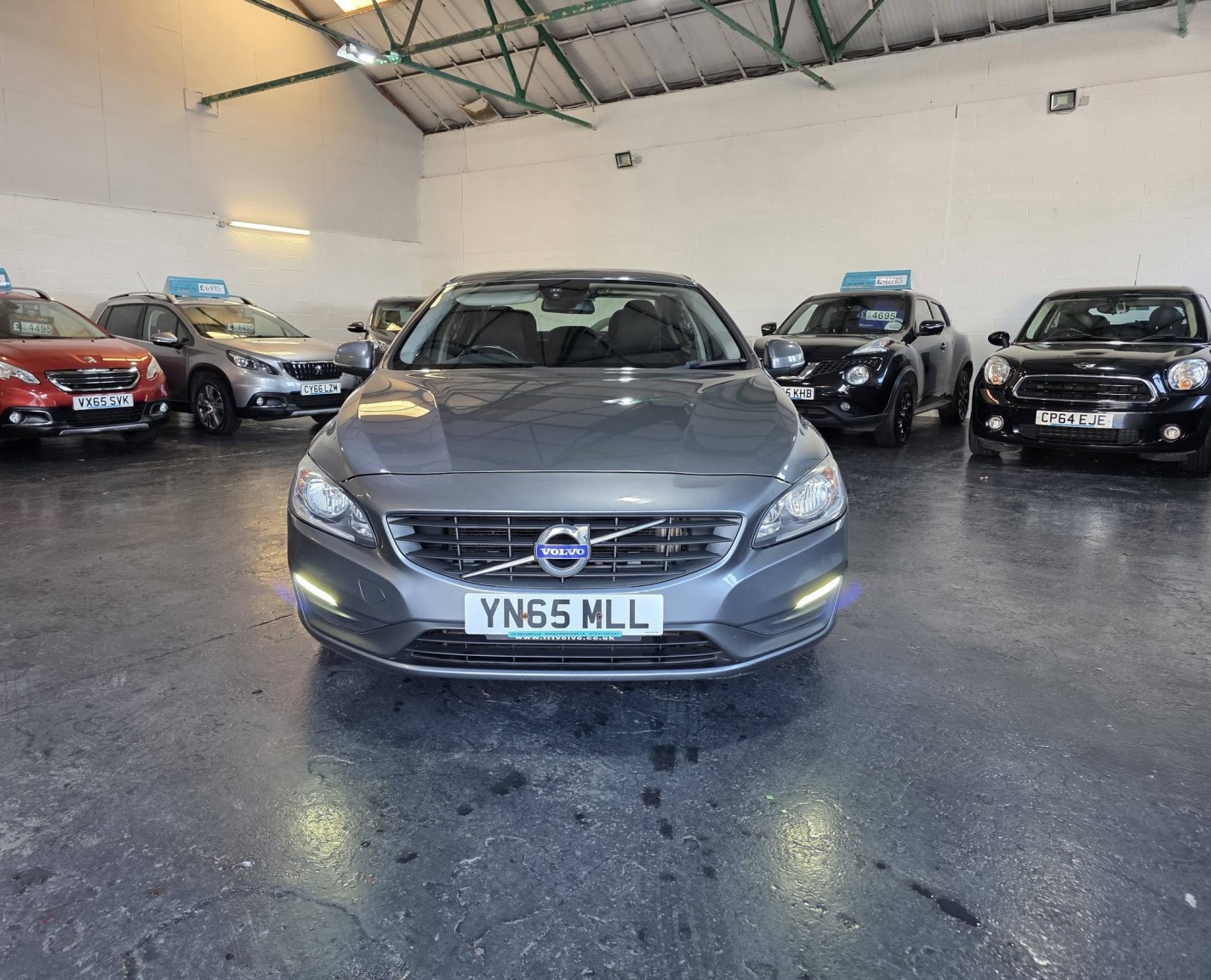 Used Volvo S60 2015 for sale - 77945769: Photo 2