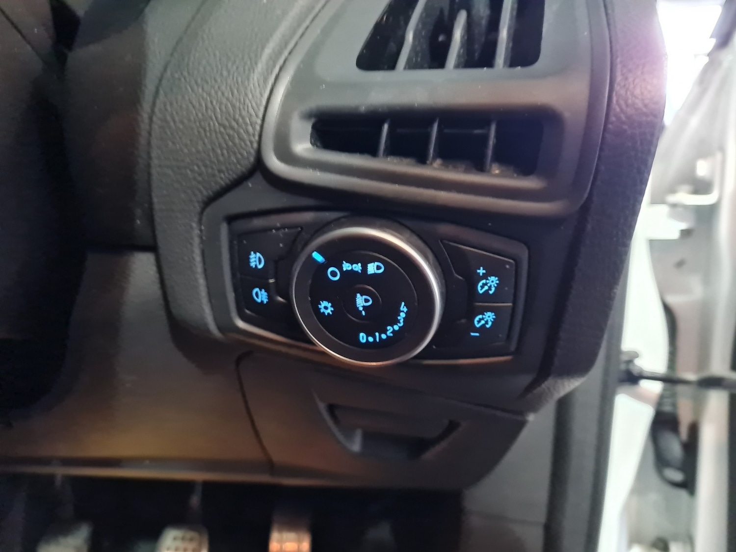 Used Ford Focus 2017 for sale - 76358227: Photo 13