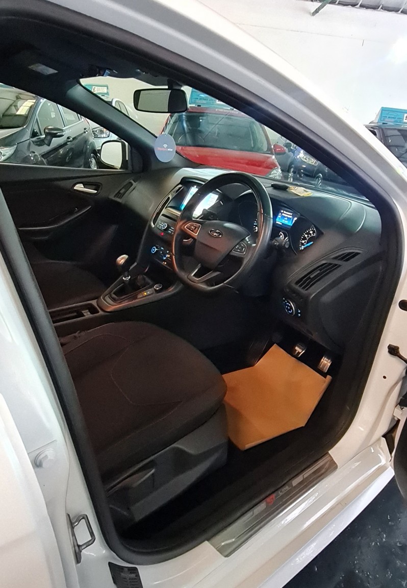 Used Ford Focus 2017 for sale - 76358227: Photo 16