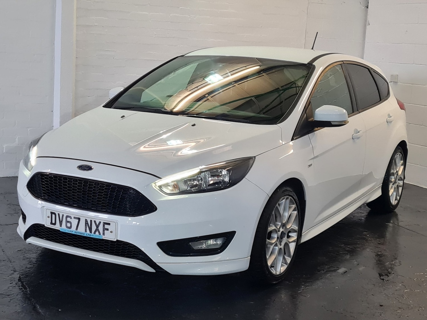 Used Ford Focus 2017 for sale - 76358227: Photo 3
