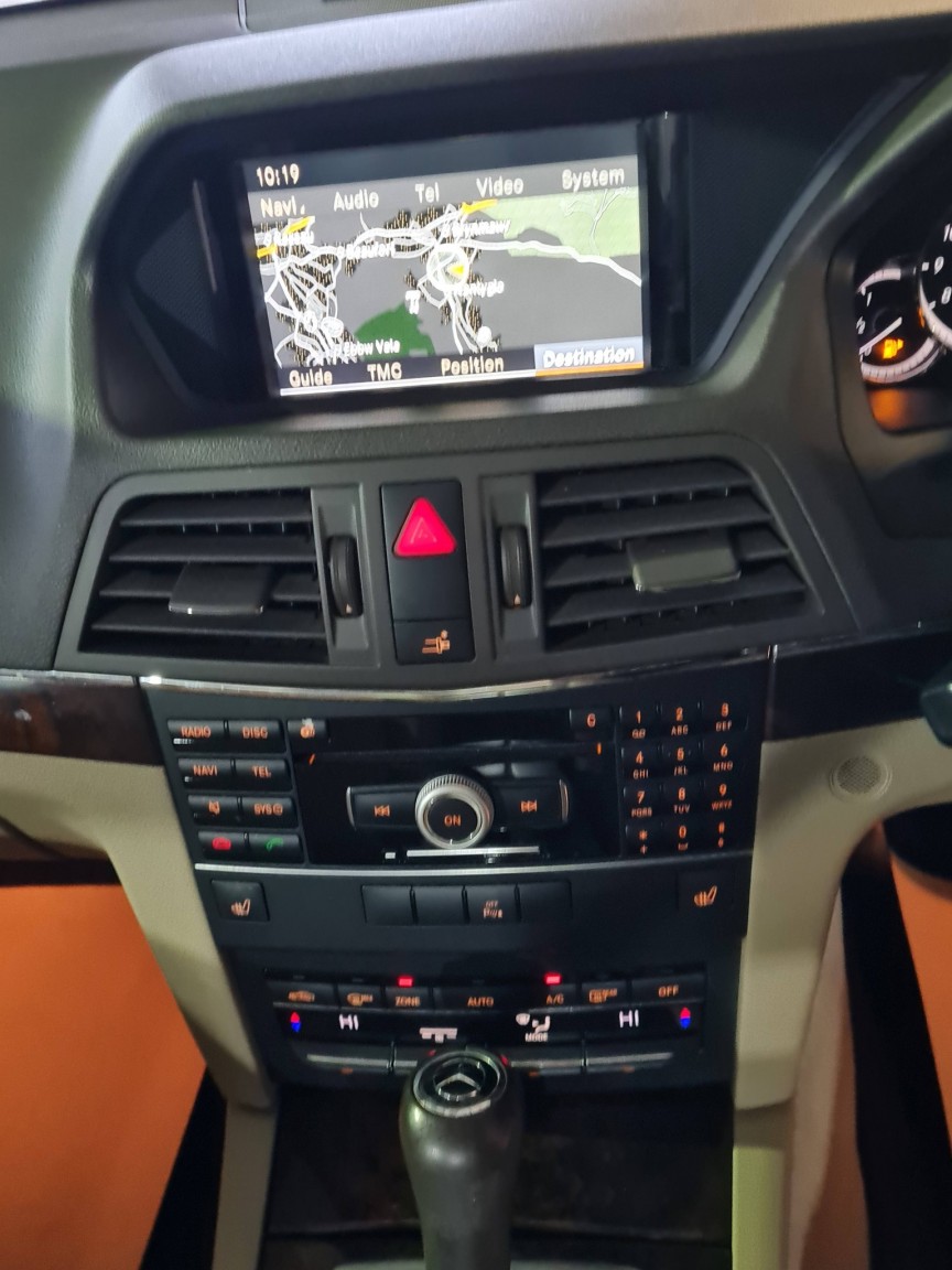 Used Mercedes-Benz E Class 2011 for sale - 77528288: Photo 16