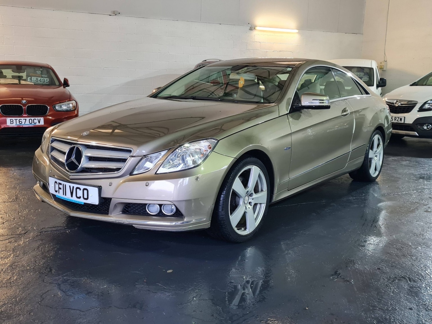 Used Mercedes-Benz E Class 2011 for sale - 77528288: Photo 3