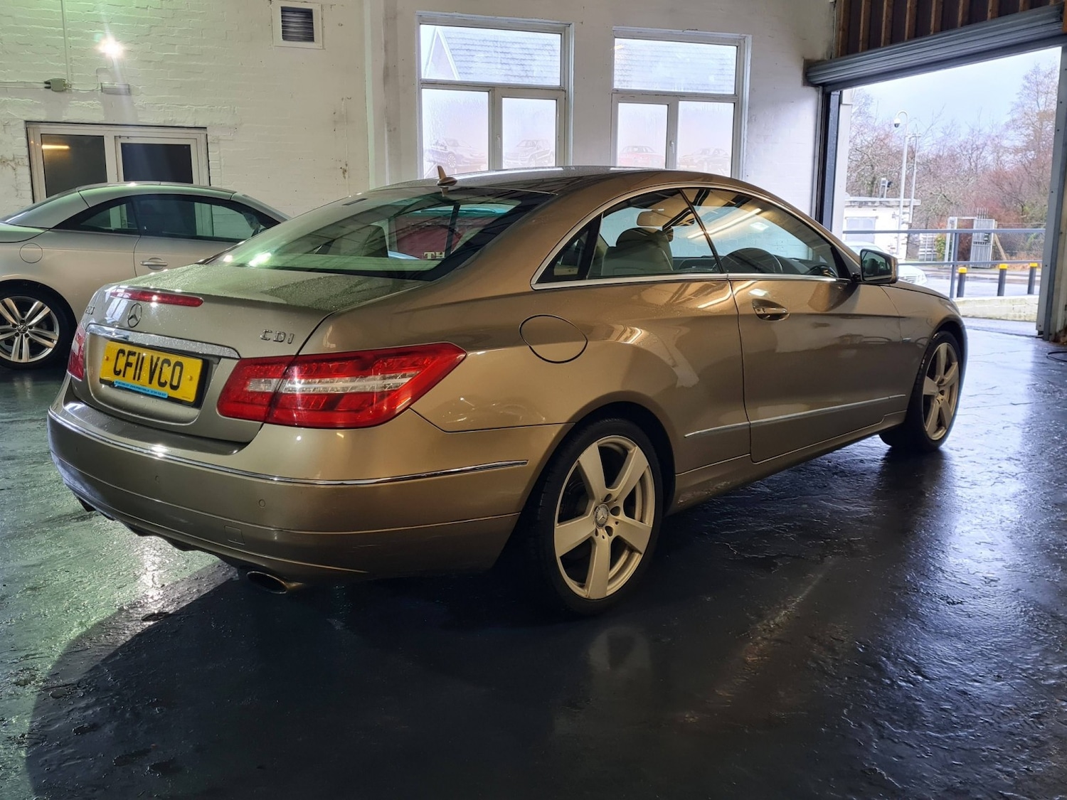 Used Mercedes-Benz E Class 2011 for sale - 77528288: Photo 7