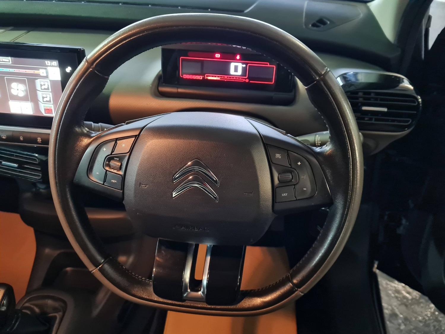 Used Citroen C4 Cactus 2018 for sale - 77319821: Photo 13