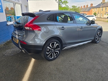 Used Volvo V40 2018 for sale - 78533962: Photo