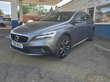 Used Volvo V40 2018 for sale - 78533962: Photo