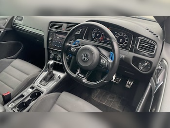 Used Volkswagen Golf 2018 for sale - 77857727: Photo