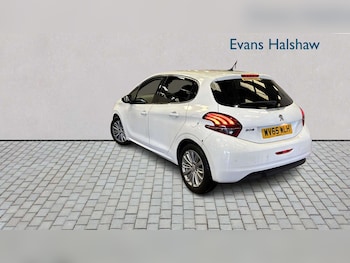 Used Peugeot 208 2015 for sale - 78961131: Photo