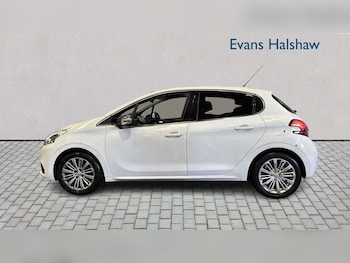 Used Peugeot 208 2015 for sale - 78961131: Photo