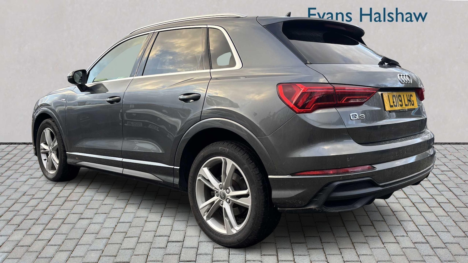 Used Audi Q3 for sale - 77860586: Photo 2