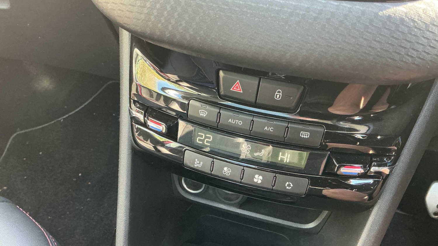 Used Peugeot 2008 for sale - 77860582: Photo 29