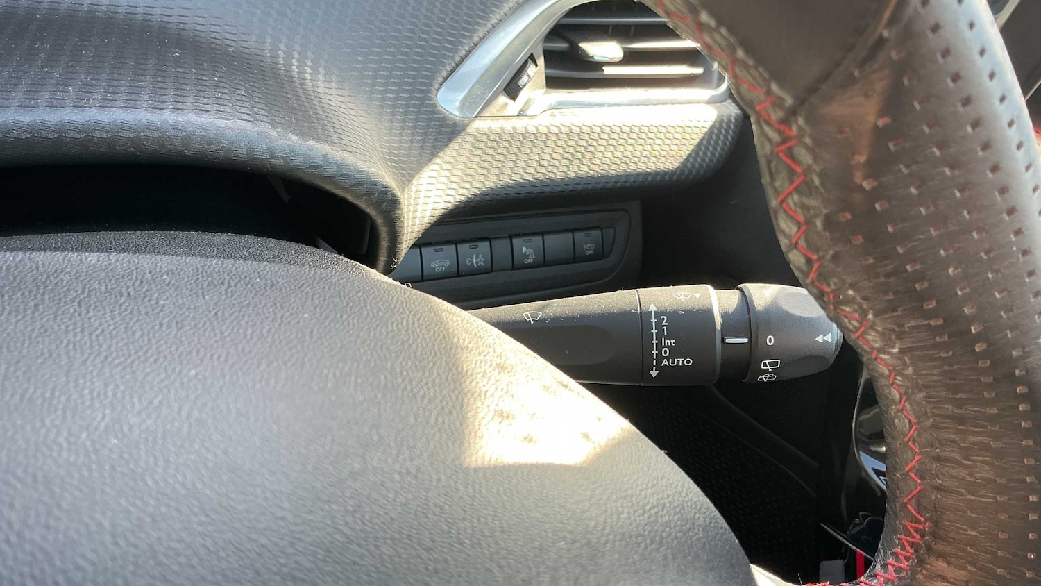 Used Peugeot 2008 for sale - 77860582: Photo 32