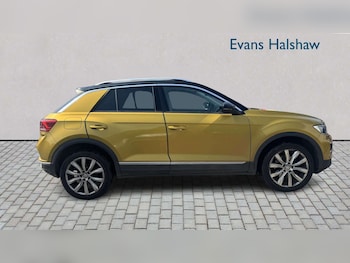 Used Volkswagen T-Roc 2018 for sale - 78743874: Photo