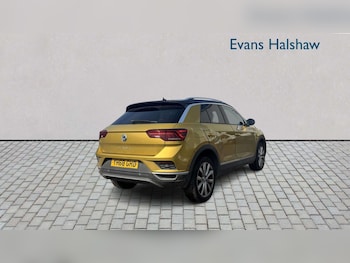 Used Volkswagen T-Roc 2018 for sale - 78743874: Photo