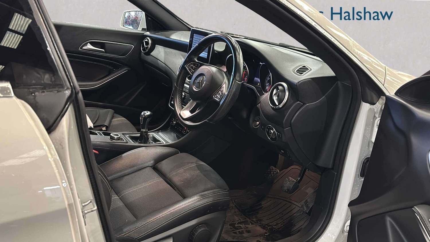 Used Mercedes-Benz CLA for sale - 77860798: Photo 3