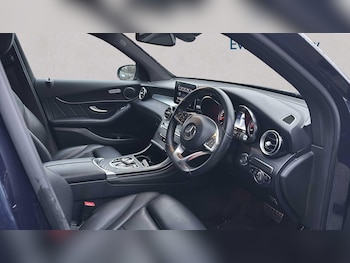 Used Mercedes-Benz GLC 2019 for sale - 77857865: Photo