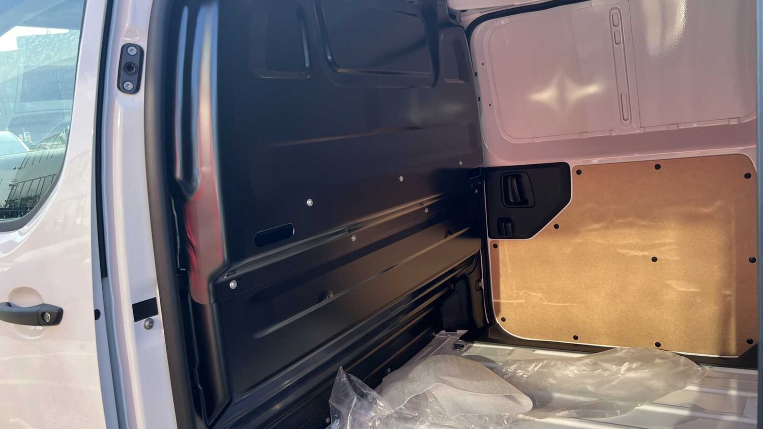 Used Vauxhall Vivaro for sale - 78104378: Photo 9