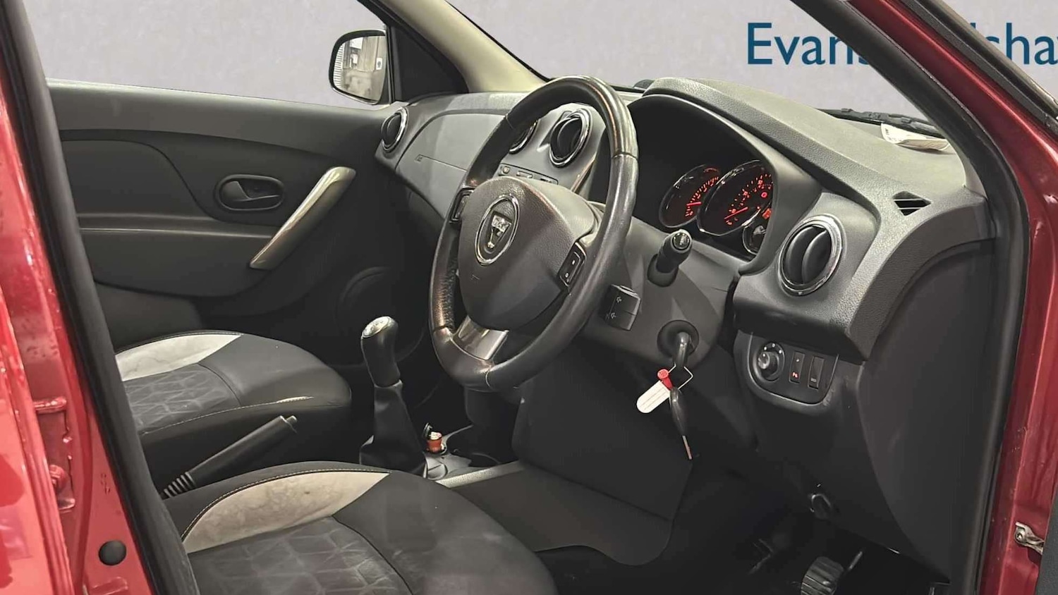 Used Dacia Sandero Stepway 2014 for sale - 77961190: Photo 3