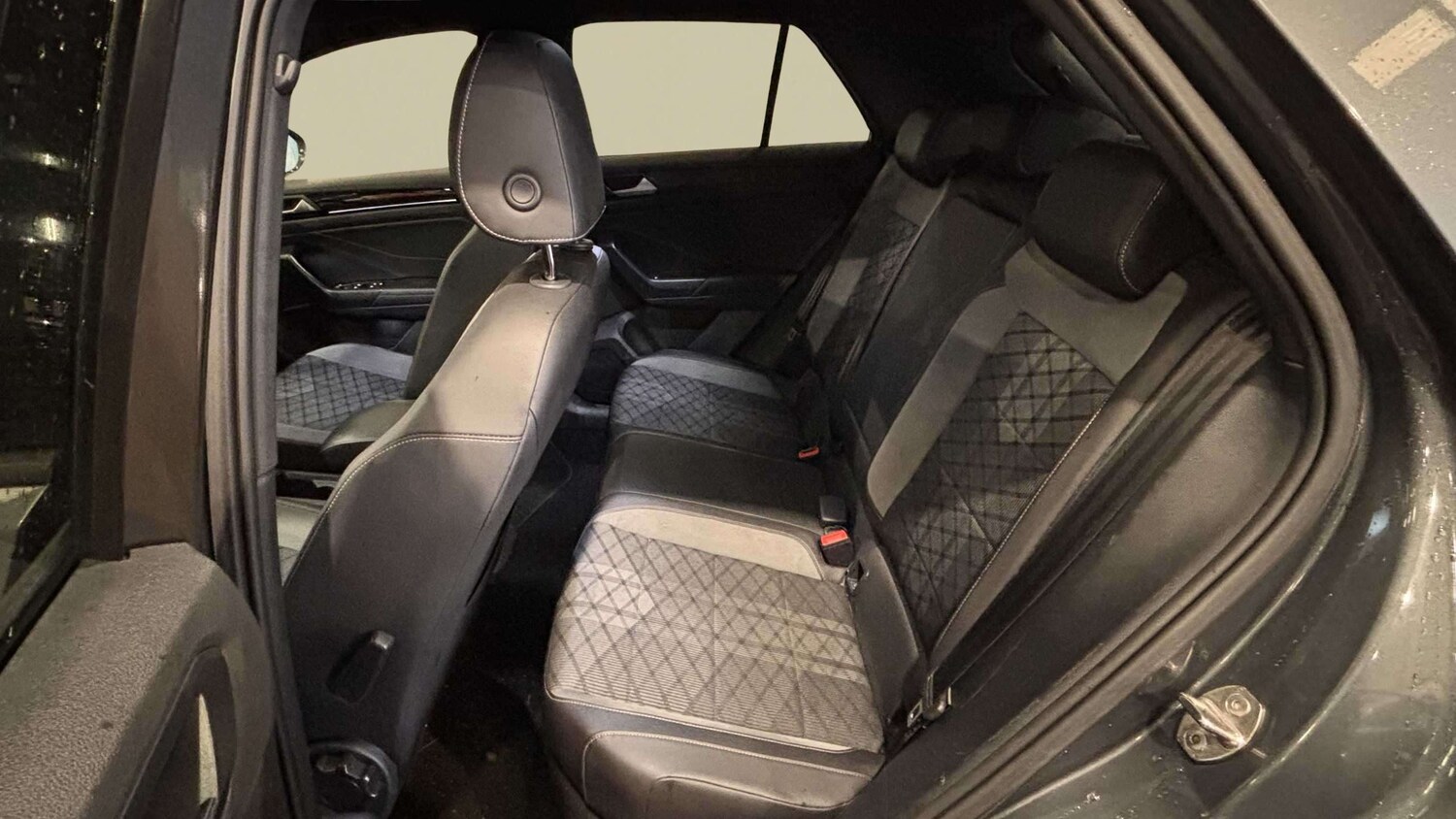 Used Volkswagen T-Roc for sale - 77860393: Photo 14