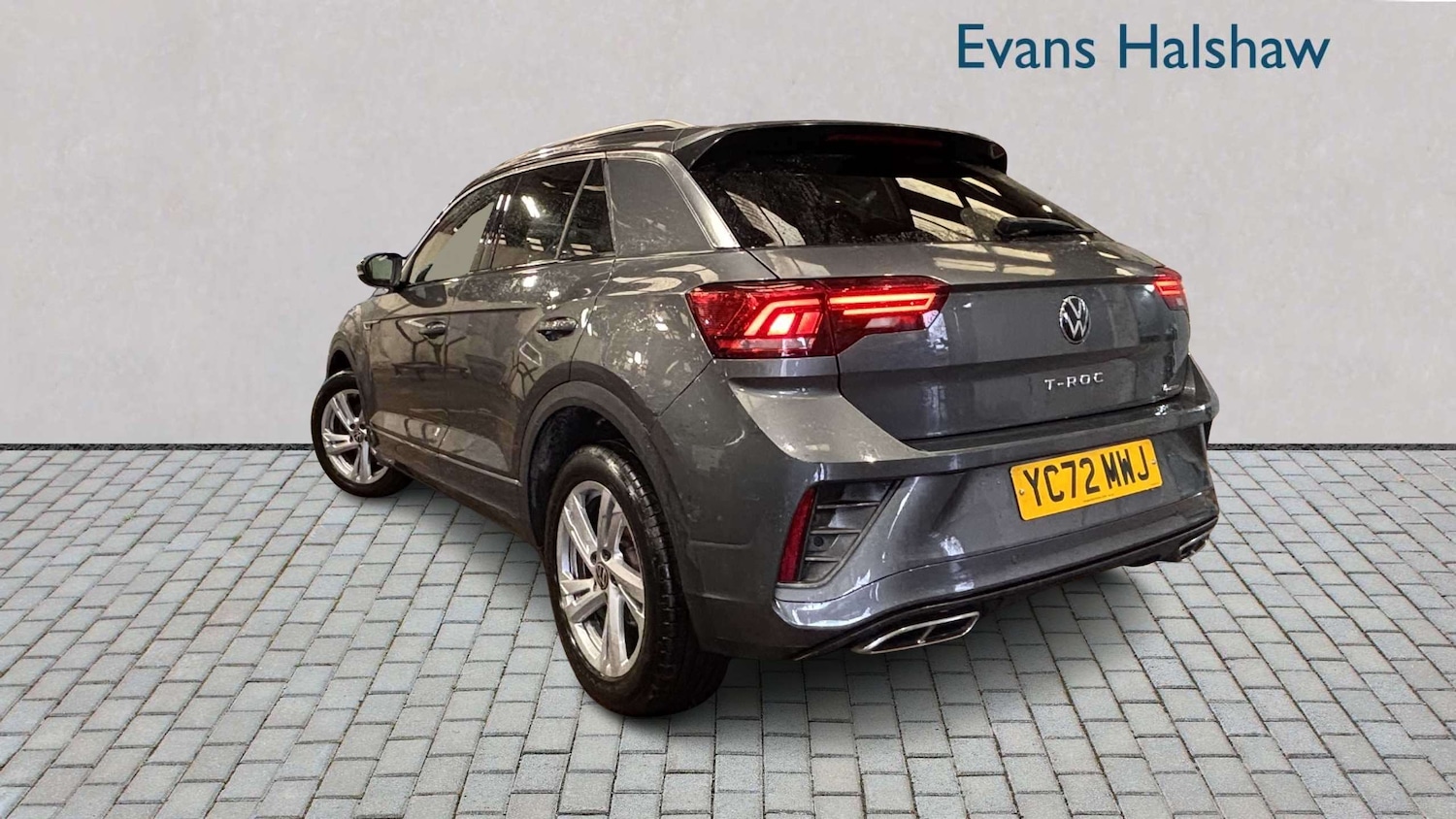 Used Volkswagen T-Roc for sale - 77860393: Photo 2