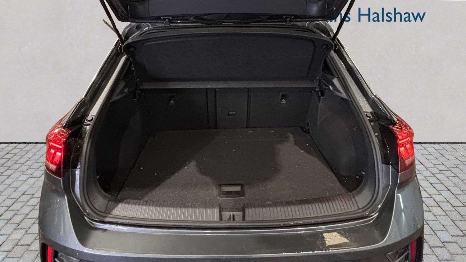 Used Volkswagen T-Roc for sale - 77860393: Photo 7