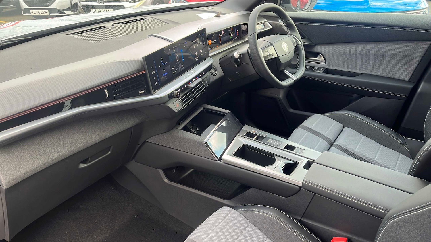 Used Vauxhall Grandland for sale - 77858643: Photo 2