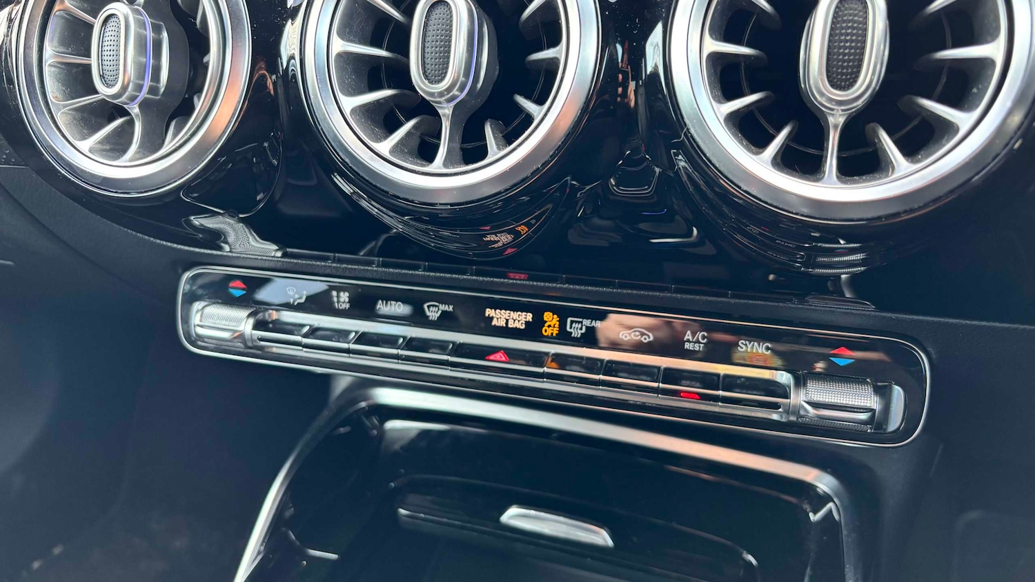 Used Mercedes-Benz A-Class 2019 for sale - 77995903: Photo 11