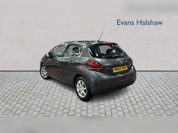 Used Peugeot 208 2015 for sale - 78351788: Photo