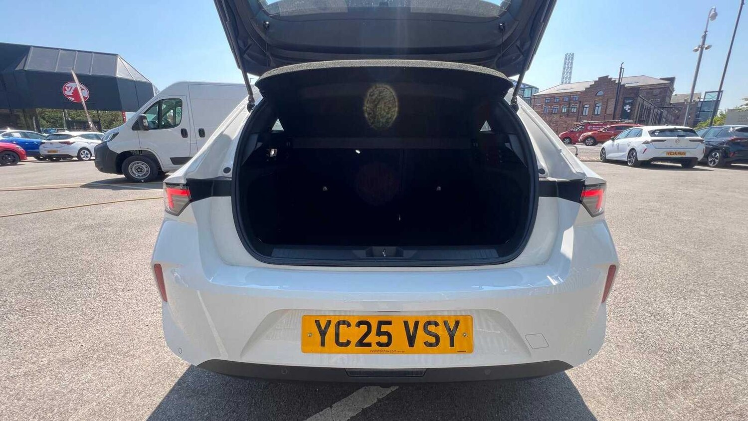 Used Vauxhall Astra 2025 for sale - 77856808: Photo 11